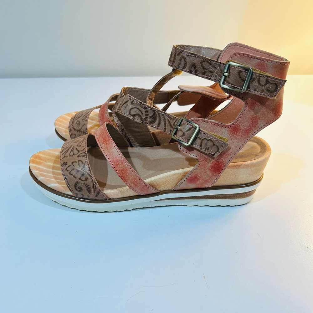Stylish Brown Wedge Sandals